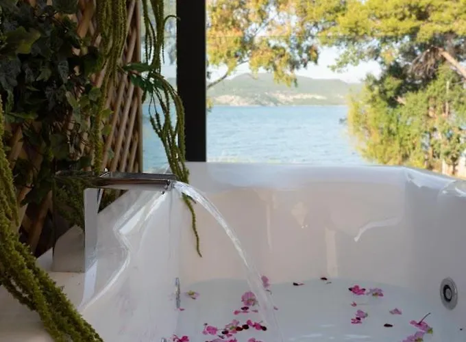 Kla By Project 86 Ike Nikiana